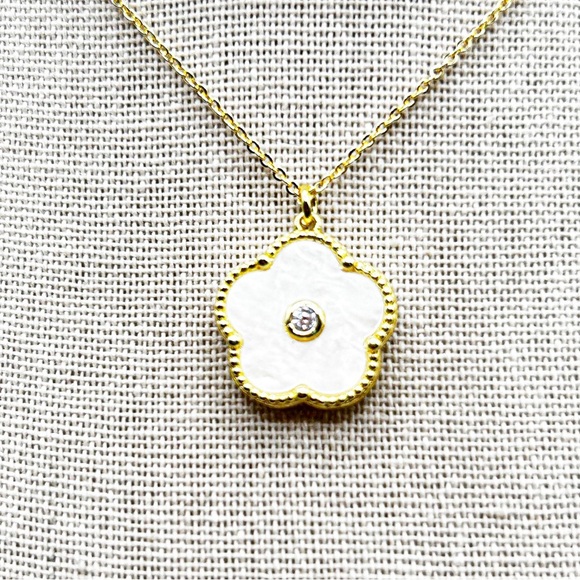 NWOT 18k GP stainless steel aqua colored clover set, necklace is adjus to 18” - Picture 5 of 16